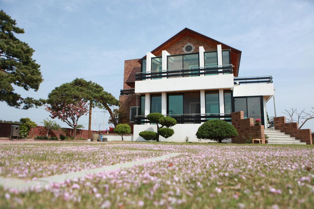 Pine Garden Guesthouse Kangrung Kültér fotó